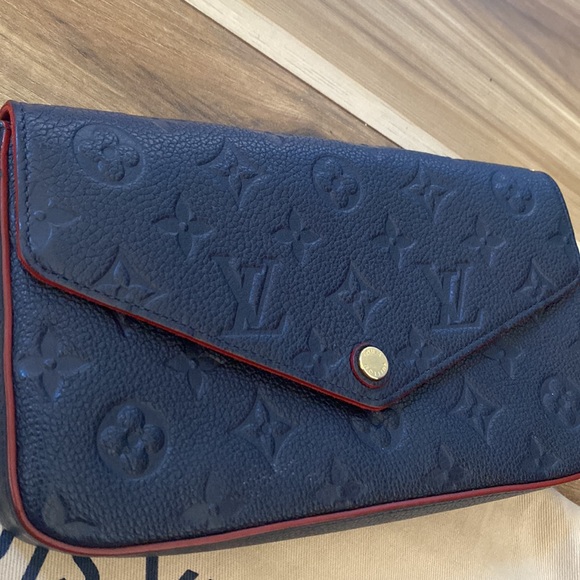 Sold - Picture 5 of 12